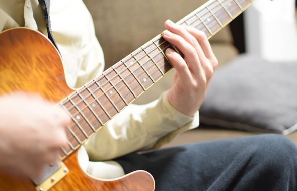 ギター初心者のおすすめ練習方法【コードの覚え方と右手のストローク】